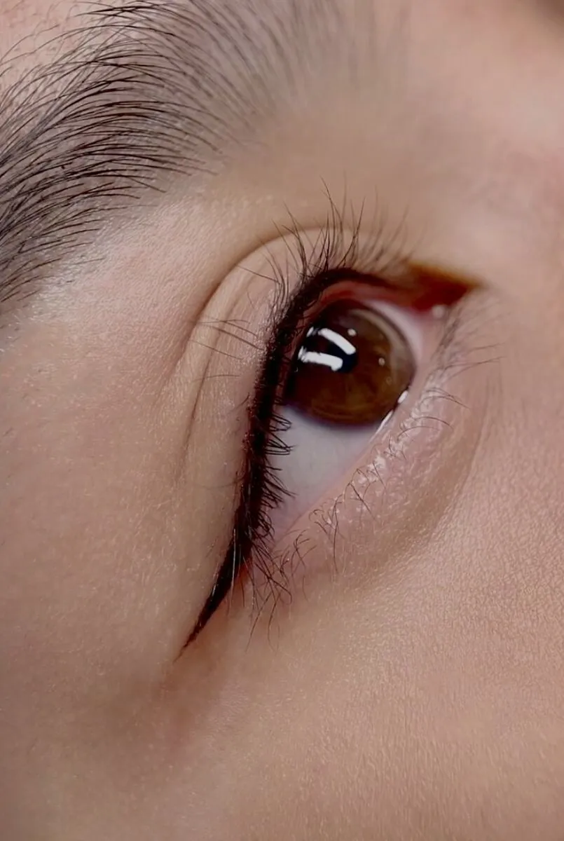 Upper lid eyeliner transformation at Glowtique